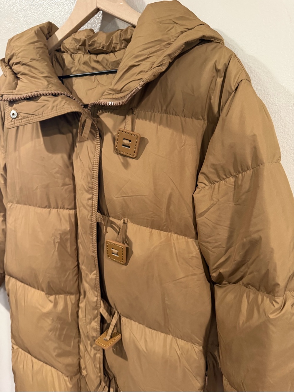 NWOT Duck Down Camel Long Hooded Puffer Coat Size - Medium - Picture 5 of 10